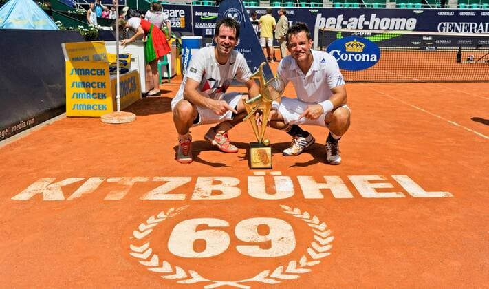 TENNIS - ATP, bet-at-home Cup 2013 Kitzbühel,AUSTRIA,03.AUG.13 - TENNIS - ATP Tennis Herren World Tour, bet-at-home Cup 2013, Doppel, Siegerehrung. Bild zeigt Christopher Kas und Martin Emmrich (GER). Keyword: Trophäe. 