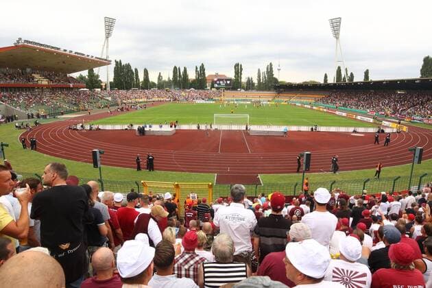 Berlin, Deutschland, 04.08.2013: Fußball DFB-Pokal Saison 2013 2014, 1. Runde - BFC Dynamo Berlin Friedrich-Ludwig-Jahn-Sportpark
