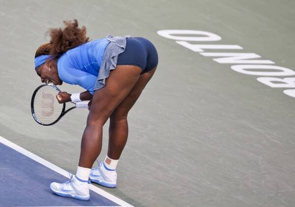 Serena Williams of the United States celebrates during the quarterfinals of women s singles at the 2013 Rogers Cup in Toronto, Canada, Aug. 9, 2013. (Xinhua Zou Zheng) (SP)CANADA-TORONTO-TENNIS-WTA-ROGERS CUP-QUARTERFINAL 
