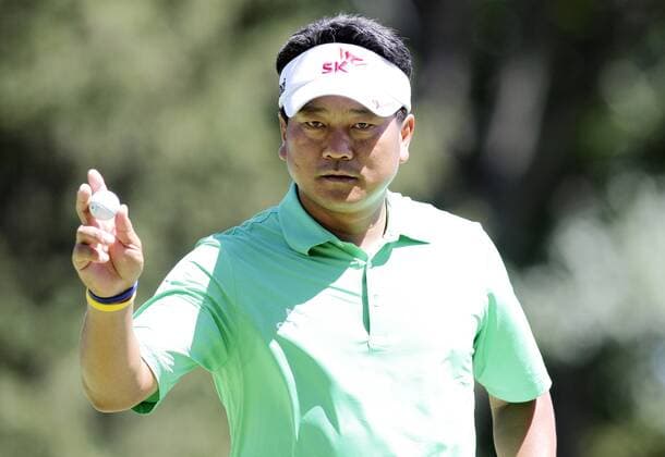 K.J. Choi reacts after his putt on hole 9 in the third round of the PGA Golf Herren Championship at Oak Hill Country Club in Rochester, New York on August 10, 2013.  NYP20130810112