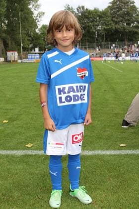 Damian van der Vaart (Sohn von Sylvie und Rafael) beim Benefizspiel Kicken mit Herz im Stadion Hoheluft für die Kinder-Herz-Station am UKE. Hamburg, 11.08.2013 Foto:xgbrcix xFuturexImage