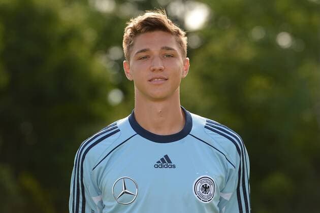 12.08.2013, xjhx, Fussball, Deutsche Fussball Nationalmannschaft U19 Fototermin, v.l. Niklas Stark