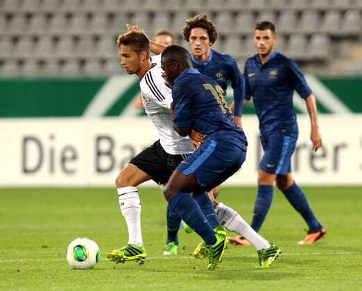 Freiburg Fußball Länderspiel U21 Deutschland vs. Frankreich, v.l. Moritz Leitner (GER), Nampalys Mendy (FRA)