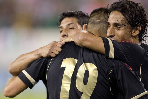 NEW JERSEY, Aug. 14, 2013 (Xinhua) -- Players of Mexico celebrate after scoring during a friendly match against Cote d Ivoire in New Jersey, the United States, Aug. 14, 2013. (Xinhua StraffonImages) (itm) (ce) (SP)US-NEW JERSEY-SOCCER-MEXICO VS COTE D IVOIRE 