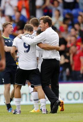 Tottenham s Roberto Soldado celebrates at the final whistle with manager Andre Villas-Boas Crystal Palace v Tottenham Hotspur - Barclays Premiership - Selhurst Park - London - England -18 08 2013 - Pic David Klein Sportimage EDITORIAL USE ONLY. No use with unauthorised audio, video, data, fixture lists, club league logos or live services. Online in-match use limited to 120 images, no video emulation. No use in betting, games or single club league player publications.