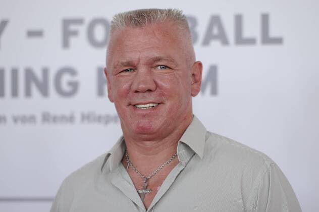 Graciano Rocky ROCCHIGIANI (Ex Boxer),Einzelbild,angeschnittenes Einzelmotiv,Portraet,Portrait,Porträt. Filmpremiere Wembley - Football is coming hoam am 19.08.2013 im Mathäser Kino in München.Roter Teppich,Red Carpet. Fussball,FC Bayern München,Dokumentarfilm.Film,Kino.