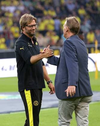 Dortmund, Signal-Iduna-Park, 23.08.13: Shake Hands zwischen Dortmunds Trainer Jürgen Klopp (L) und BVB Boss Hans-Joachim Watzke im Spiel der 1. Bundesliga zwischen Borussia Dortmund vs. Werder Bremen in der Saison 2013 2014.