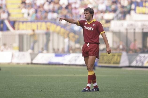 Thomas BERTHOLD, Deutschland, Fussballspieler, AS Rom, steht auf dem Platz und gestikuliert, Gestik, gibt Anweisungen, in dem Spiel Inter Mailand - AS Rom 3:0 am 01.10.1989 in Mailand, Â