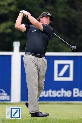 August 31, 2012: Phil Mickelson hits his drive on the 14th during the Second Round of the Deutsche Bank Championship at TPC Boston, Norton, MA on August 31, 2013. GOLF: AUG 31 PGA Golf Herren - Deutsche Bank Championship - Second Round Icon4821308310482 EDITORIAL USE ONLY