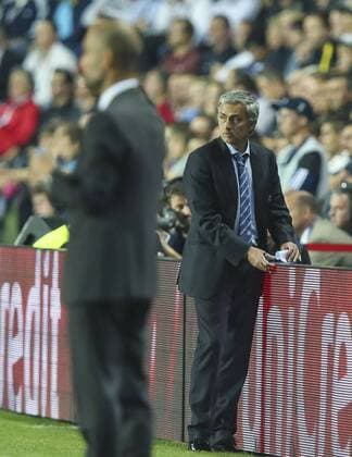Trainer Cheftrainer Pep GUARDIOLA (FCB) neben Jose MOURINHO, Trainer Chelsea FC BAYERN München - FC CHELSEA 7:6 n. E ( 2-2 ) Fussball UEFA Supercup Finale zwischen UEFA Champions League Sieger und Europa League Sieger, Finale, im Eden Stadion Prag , CZE am 30.08.2013 ,Saison 2013 2014, FCB