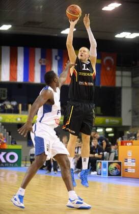 Basketball Ljubljana 04.09.2013 Eurobasket 2013 Europameisterschaften der Herren Frankreich (FRA) - Deutschland (GER) Robin Benzing (Deutschland, No.12)