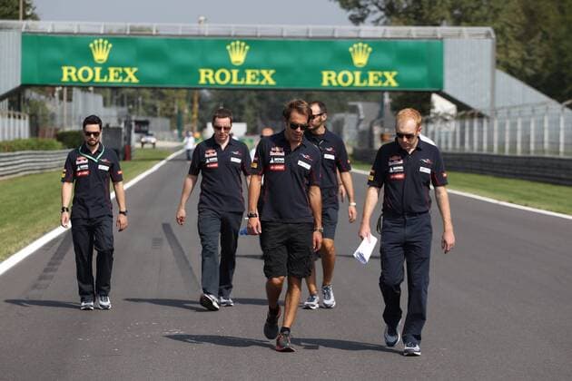 Jean-Eric Vergne (FRA) Scuderia Toro Rosso STR8 