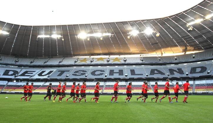 FUSSBALL - FIFA WM 2014 Quali, GER vs AUT, Vorberichte, Training MÜNCHEN,DEUTSCHLAND,05.SEP.13 - FUSSBALL - FIFA Weltmeisterschaft 2014, Qualifikation, ÖFB Länderspiel, Deutschland vs Österreich, Vorberichte, Abschlusstraining Nationalmannschaft AUT. Bild zeigt die Spieler von AUT.