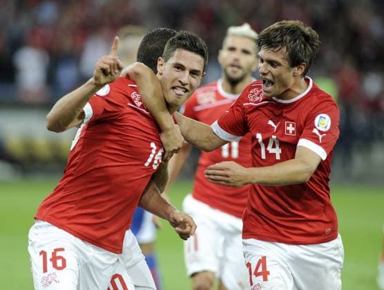 Li. Fabian Schär, re. Valentin Stocker, SUI, Jubel, Schweiz - Island, Nationalmannschaft, Länderspiel, Fussball, 06.09.2013 