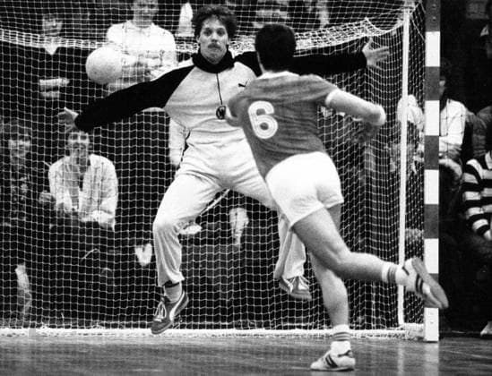 Torwart Klaus Wöller (BR Deutschland) im Spiel gegen Frankreich