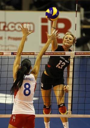 Nataliya OBMOCHAEVA, Saskia Hippe Aktion Spielszene Zweikampf Volleyball CEV Europameisterschaft EM 2013 Damen Finale Saison 2013 14 14.09.2013 BR Deutschland vs. Russland