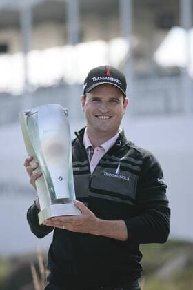 16 September 2013: Zach Johnson, poses with the BMW Championship Trophy after winning The BMW Championship at Conway Farms Golf Club in Lake Forest, Illinois. GOLF: SEP 16 PGA Golf Herren - BMW Championship - Final Round Icon20144887 EDITORIAL USE ONLY