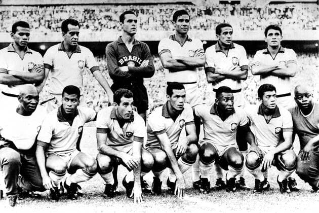 The Brazilian Football team pose before their game in Madrid against Atletico Madrid: Back Row: Fidelis, Paulo Enrique, Gilmar, Brito, Zito and Altair. Front Row: after trainer (left) is Jair, Gerson, Servilio, Pele and Amarildo 24th June 1966.  UnitedArchives00499597