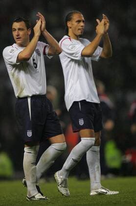 England v Poland World Cup Qualifier 2005 John Terry and Rio Ferdinand at the end of a 2 1 win for England UnitedArchives00691010