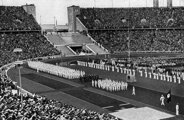 1936 Olympics, Berlin - The German Olympic crew march as a last delegation into the Olympic Stadium. (Die deutsche Olympia-Mannschaft marschierte als letzte Abordnung in das Stadion ein) Â  UnitedArchives00835006