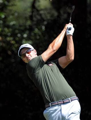 Adam Scott hits from the No. 3 tee box during the first round of the PGA Golf Herren Tour Championship on September 19, 2013 at East Lake Golf Club in Atlanta. Scott finished the day at 5-under-par, one stroke off the lead.  AJP2013091918