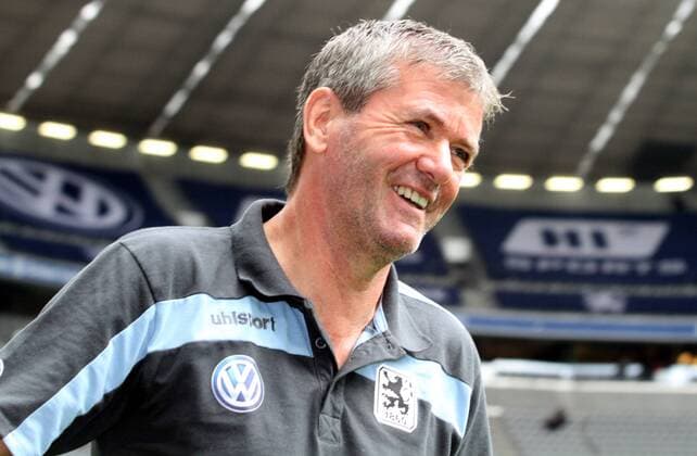 Trainer Friedhelm Funkel (TSV 1860 München) gut gelaunt Fussball 2. BL München Allianz Arena 21.09.2013 TSV 1860 München - FC Erzgebirge Aue