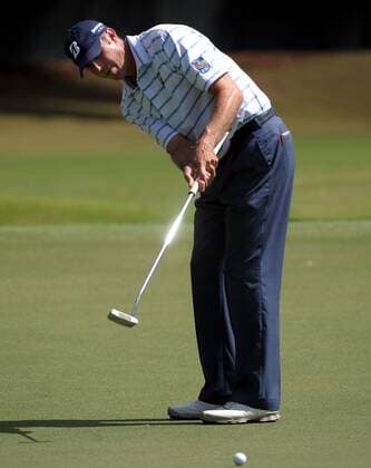 Matt Kuchar putts for birdie but settles for par on No. 3 during the final round of the PGA Golf Herren Tour Championship on September 22, 2013 at East Lake Golf Club in Atlanta. The FedEx Cup playoff winner stands to gain a $10 million payout bonus.  AJP2013092202