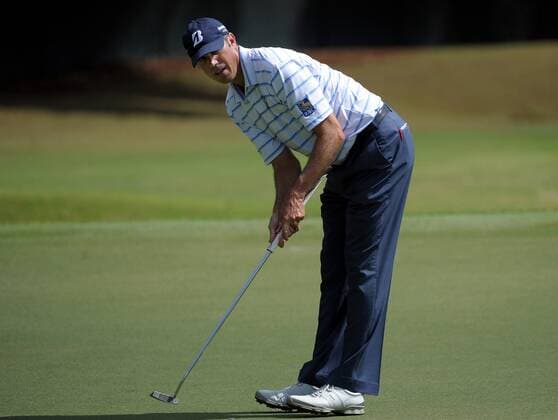 Matt Kuchar, playing across town from his Georgia Tech college alma mater, urges his birdie attempt closer to the cup but settles for par on No. 3 during the final round of the PGA Golf Herren Tour Championship on September 22, 2013 at East Lake Golf Club in Atlanta. The FedEx Cup playoff winner stands to gain a $10 million payout bonus.  AJP2013092206