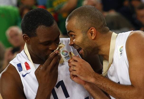 EuroBasket 2022, Historie, Die besten Spieler Europas Florent Mickael Pietrus (no.11) of France (L) and Tony Parker (no.9) of France Jubel Frankreich - BASKET BALL : Lithuania vs France - Eurobasket 2013 - Finale - 22 09 2013 Jprimoz PhotoSI Panoramic 