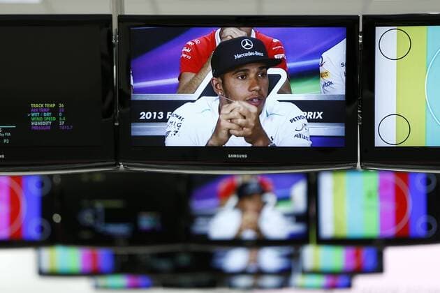 Motorsports: FIA Formula One World Championship 2013, Grand Prix of Korea, 10 Lewis Hamilton (GBR, Mercedes AMG Petronas F1 Team), xHOCHxZWEIx