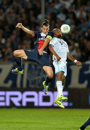 Zlatan Ibrahimovic (psg) - Andre Ayew (om) FOOTBALL : Olympique Marseille vs FC Paris St.Ggermain - Ligue 1 2013 2014 - 06 10 2013 AnthonyBIBARD FEP Panoramic 
