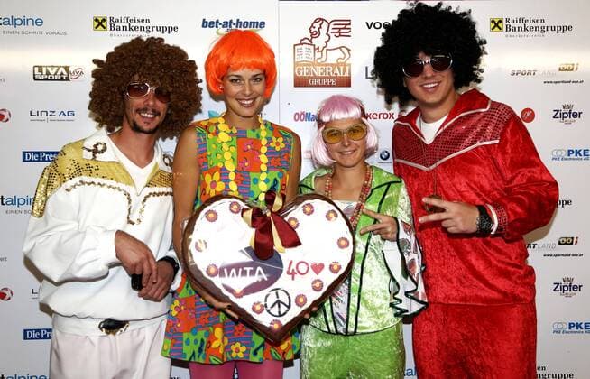 TENNIS - Generali Ladies Linz LINZ,AUSTRIA,07.OKT.13 - TENNIS - WTA Tennis Damen Tour, Generali Ladies Linz, Players Party. Bild zeigt Ana Ivanovic (SRB) und Kirsten Flipkens (BEL) mit Betreuern. 