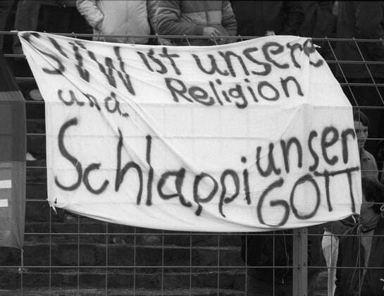 FUSSBALL 1. BUNDESLIGA, WALDHOF MANNHEIM - 1.FC KÖLN 1:2, 22.12.1984, LUDWIGSHAFEN - Mannheimer Fanplakat für den Mannheimer Trainer. Waldhof Mannheim - 1. FC Köln 22.12.1984