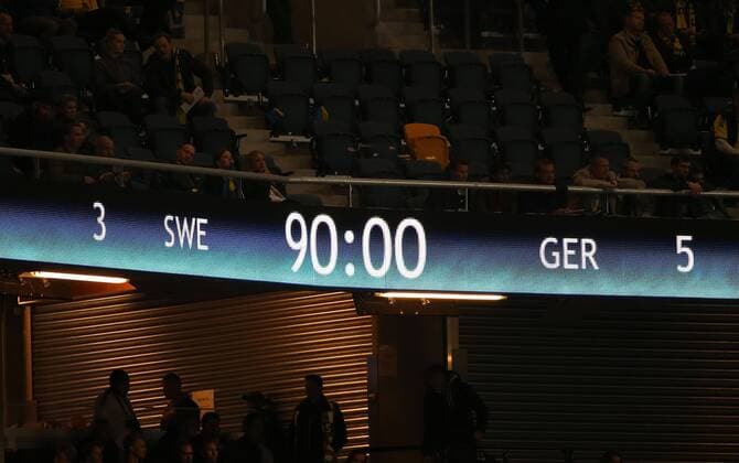 Stockholm , Fußball Länderspiel Schweden vs. Deutschland Anzeigetafel mit Ergebnis 3 : 5