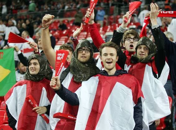 London, England Fans  131015MIN049