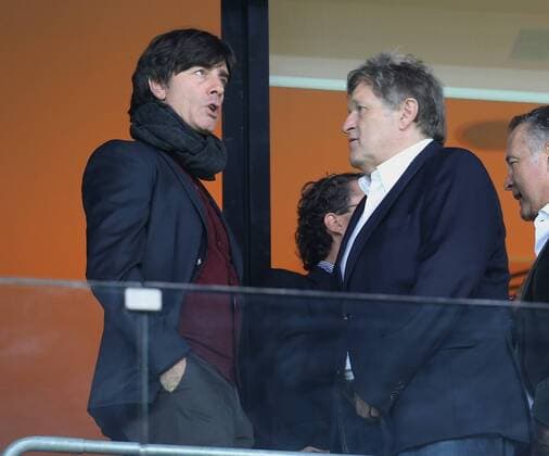 V.li. Bundestrainer Joachim Löw (GER) und Ex-Mercedes-Sportchef Norbert Haug . 1899 Hoffenheim-Bayer 04 Leverkusen. Sinsheim, GER, 18.10.2013 , 9. Spieltag Fussball-Bundesliga 2013-2014.