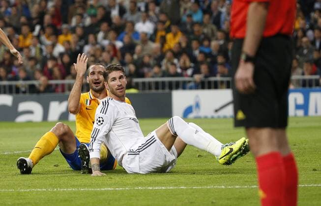 penalti de Giorgio Chiellini a Sergio Ramos. Champions League match between Real Madrid and Juventus at Bernabeu. In this picture, Giorgio Chiellini makes penalty to Sergio Ramos. xPABLOGARCIAx 