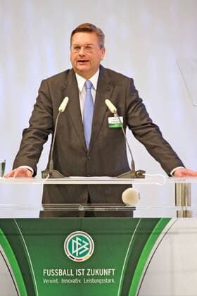 Reinhard Grindel wird zum neuen DFB Schatzmeister gewählt - 41. ordentlicher DFB-Bundestag, NCC Nürnberg