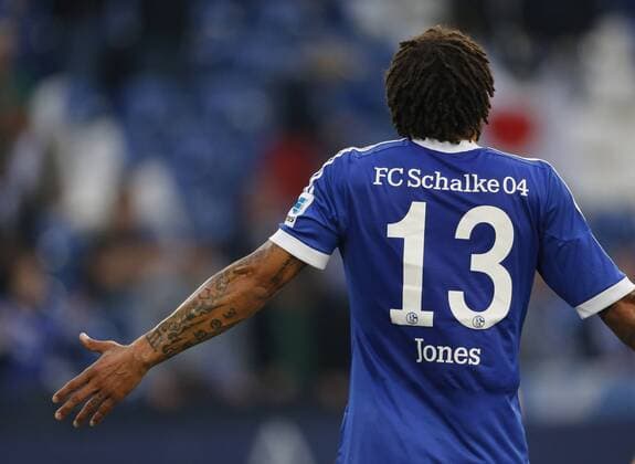 Fussball, Gelsenkirchen , Deutschland , 1. Bundesliga , 10. Spieltag, FC Schalke 04 - Borussia Dortmund 3 -1 in der Veltins Arena auf Schalke am 26. 10. 2013 Jermaine JONES (S04) ist nach Ende des Spiels enttäuscht