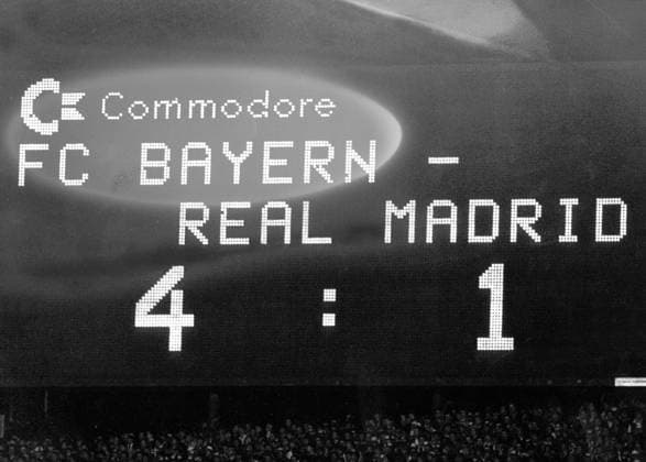 FC Bayern München gegen Real Madrid - die Anzeigetafel präsentiert das Endergebnis von 4:1