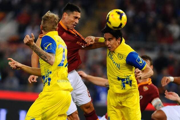 IPP20131031 Football - soccer: Serie A, AS Rom - AC Chievo Verona, marco Borriello (L) (Hinweis: Verwendung nur in Deutschland - only Germany) xHOCHxZWEIx xItalyxPhotoxPressx 
