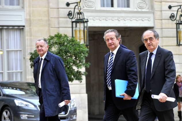 Funktionäre des Französischen Fußballverbandes (Federation francaise de football (FFF)) zu Gast im Elysee-Palast in Paris - Jean-Michel Aulas (Olympique Lyonnais), Jean-Pierre Louvel (Union des clubs professionnels de football UCPF), Noel Le Graet (Federation francaise de football FFF), GerardRoussel PANORAMIC 