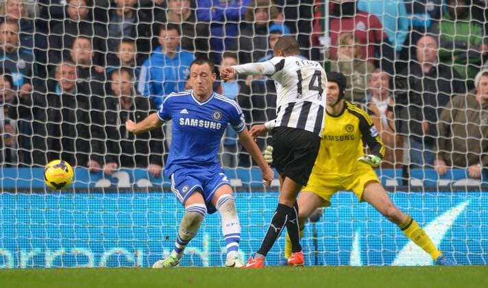 Loic Remy of Newcastle United scores the second goal - Barclays Premier League - Newcastle Utd vs Chelsea - St James Park Stadium - Newcastle - England - 02 11 13 - Picture Simon Bellis Sportimage EDITORIAL USE ONLY. No use with unauthorised audio, video, data, fixture lists, club league logos or live services. Online in-match use limited to 120 images, no video emulation. No use in betting, games or single club league player publications.