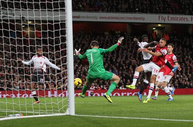 Arsenal s Wojiech Szczesny saves Liverpool s Kolo Toure s header Arsenal v Liverpool - Barclays Premier League - Emirates Stadium - London - England -02 11 2013 - Pic David Klein Sportimage EDITORIAL USE ONLY. No use with unauthorised audio, video, data, fixture lists, club league logos or live services. Online in-match use limited to 120 images, no video emulation. No use in betting, games or single club league player publications.