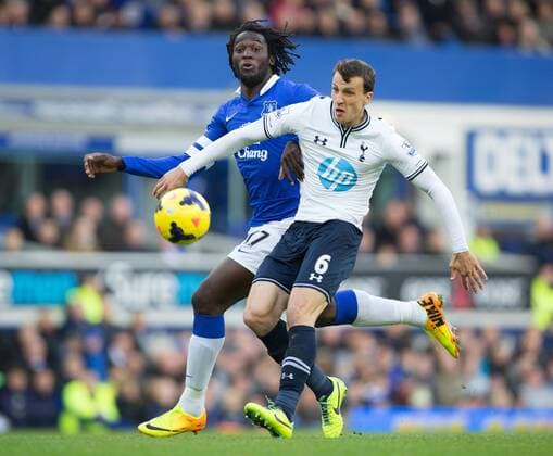 Everton s Romelu Lukaku and Tottenham s Vlad Chiriches in action - Everton FC vs. Tottenham Hotspur - Barclay s Premier League - Goodison Park - Liverpool - 03 11 2013 Pic Philip Oldham Sportimage EDITORIAL USE ONLY. No use with unauthorised audio, video, data, fixture lists, club league logos or live services. Online in-match use limited to 120 images, no video emulation. No use in betting, games or single club league player publications.