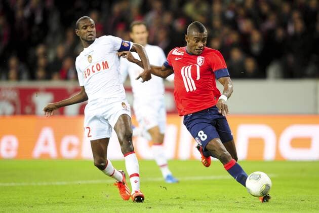 Salomon Kalou (Lille) vs Eric Abidal (Monaco) FOOT : OSC Lille vs AS Monaco - L1 - 03 11 2013 JBAutissier 