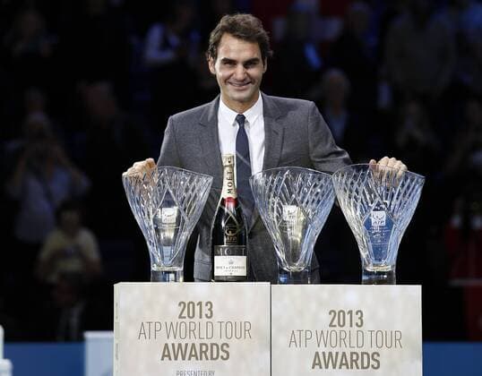 06.11.2013 London, England. Roger Federer receives the ATPWorldTour.com Fan s Favourite Arthur Ashe Humanitarian of the Year and Stefan Edberg Sportsmanship Awards 2013 xHongboxChenx  ActionPlus20151618