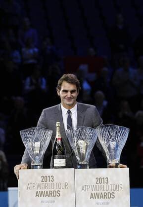 06.11.2013 London, England. Roger Federer receives the ATPWorldTour.com Fan s Favourite Arthur Ashe Humanitarian of the Year and Stefan Edberg Sportsmanship Awards 2013 xHongboxChenx  ActionPlus20151644