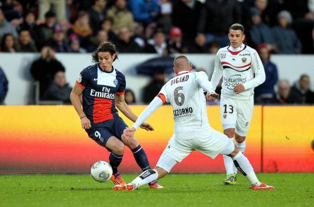 Edinson Cavani (psg) - Didier Digard (psg) FOOTBALL : Paris Saint Germain (PSG) vs. OGC Nizza - Ligue 1 - 09 11 2013 AnthonyBIBARD FEP Panoramic 