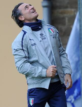 IPP20131112 Football - soccer: International match, Italy (ITA) Training Session, cesare prandelli allenatore italia (Hinweis: Verwendung nur in Deutschland - only Germany) xHOCHxZWEIx xItalyxPhotoxPressx 